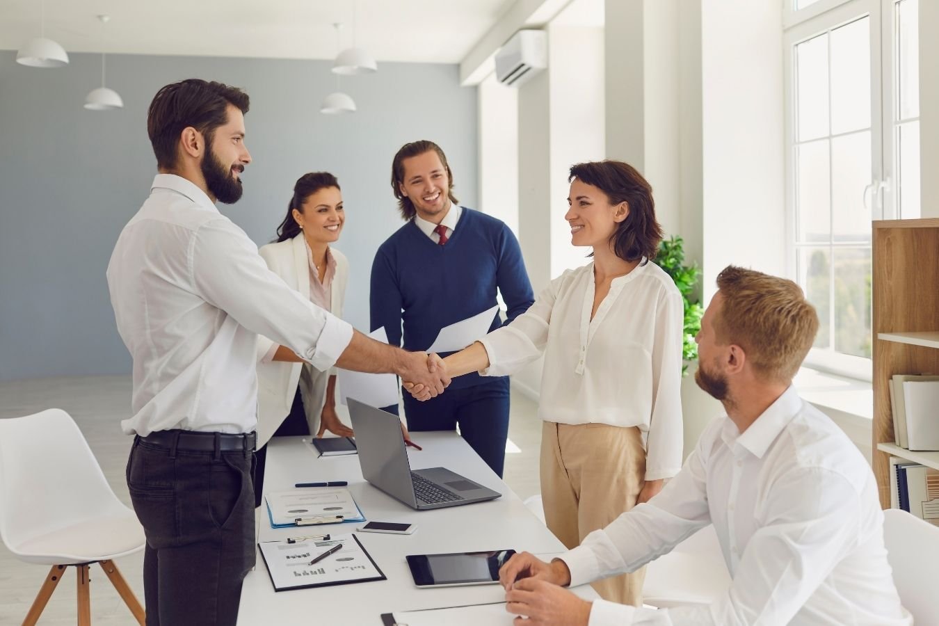 A monthly review session between an owner and their accountant